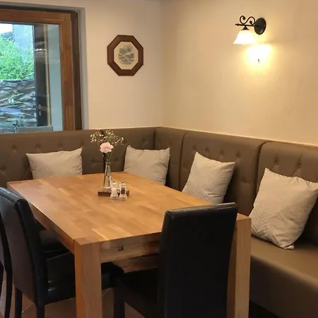 Guest house Rheinliebe Bistro Und Pension Lorch am Rhein